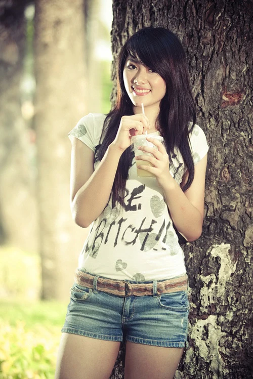 Siêu mẫu 14 tuổi cao 1 mét 8 đọ dáng cùng HH Trái đất ảnh 3