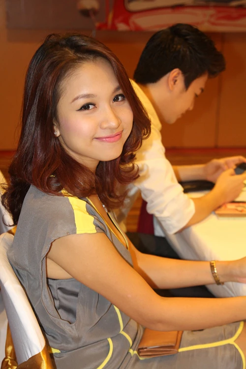 Vân Hugo gợi cảm ảnh 2