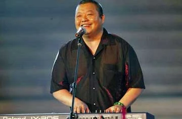 Ca sĩ nhạc rock nổi tiếng Tang Thiên Sóc.