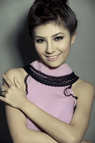 Á hậu Trang sức Hương Giang dự thi Hoa hậu sắc đẹp toàn cầu ảnh 1