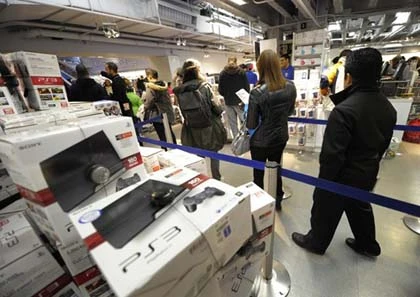 Dân Mỹ đổ xô đi mua TV nhân dịp khuyến mại ảnh 15