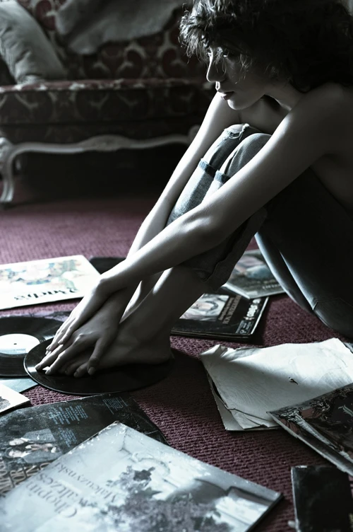 Chung Thục Quyên khoe vẻ gợi cảm ảnh 9