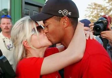 Tiger Woods bị tố ăn vụng với hàng xóm ảnh 1 Tiger Woods bị tố ăn vụng với hàng xóm ảnh 1