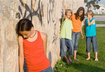 Nguy hiểm dạy trẻ bằng... “bêu xấu” ảnh 1