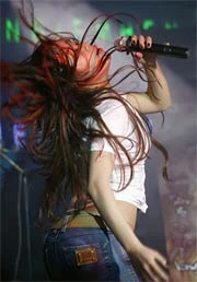 Vàng Anh đừng hót vội ảnh 1