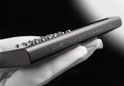 Gresso ra điện thoại hạng sang vỏ Titan ảnh 4