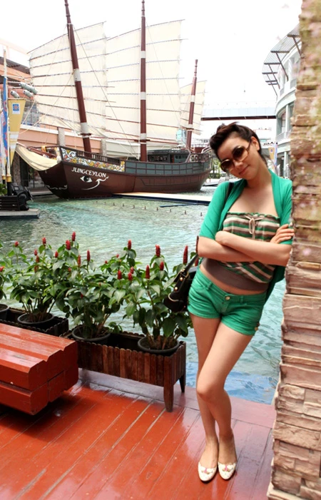 Trang Nhung khoe đường cong ở Thái Lan ảnh 5