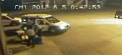 Đang đi, thiếu nữ đẻ rớt! ảnh 3