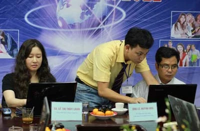 Tư vấn trực tuyến thi ĐH, CĐ 2012: Nhân lực trong ngành tài chính, ngân hàng ảnh 4