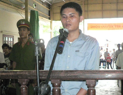 Vượt lấn làn, tài xế xe container tông chết hai nữ sinh ảnh 1 Vượt lấn làn, tài xế xe container tông chết hai nữ sinh ảnh 1