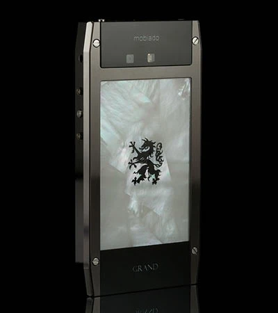 Mobiado đẳng cấp hơn với điện thoại bàn phím QWERTY ảnh 2