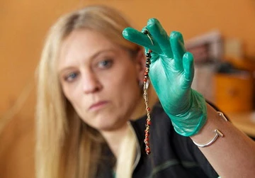 Suýt chết vì đeo vòng tay nhiễm chất cấm ảnh 1