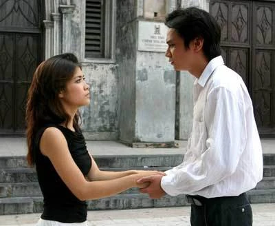 Bích Huyền và Công Dũng trong phim Vòng nguyệt quế.