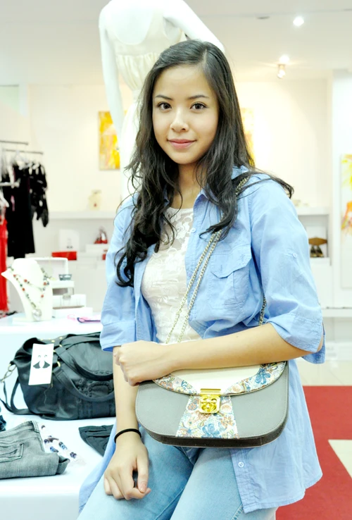 Thi Miss World không ảnh hưởng việc học của tôi ảnh 2