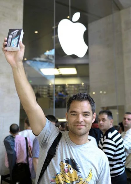 iPhone 4 chính thức đến tay người dùng ảnh 8