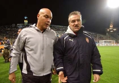 HLV Deschamp sốc vì bị gọi là "ngu ngốc" ảnh 1