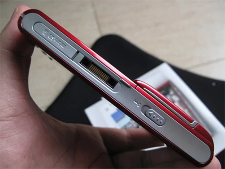 Sony Ericsson Satio giá 15,5 triệu đồng ảnh 6