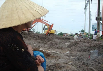 Hà Nội: Gần 50 ngôi mộ bị lấp trong một đêm ảnh 2