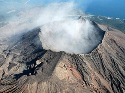 Bình yên bên núi lửa đang hoạt động Sakurajima ảnh 1