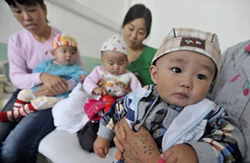 Nạn nhân vụ “sữa bẩn” khởi kiện ảnh 1