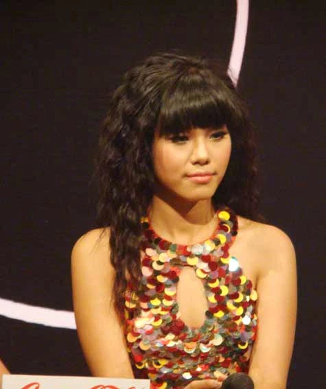 Phương Vy trẻ trung