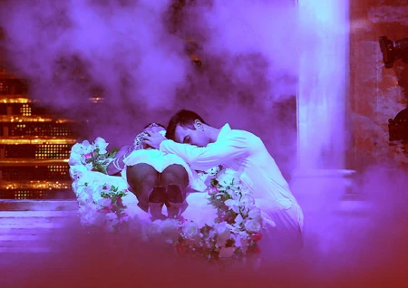 Minh Hằng thăng hoa trong đêm chung kết Bước nhảy Hoàn vũ ảnh 1