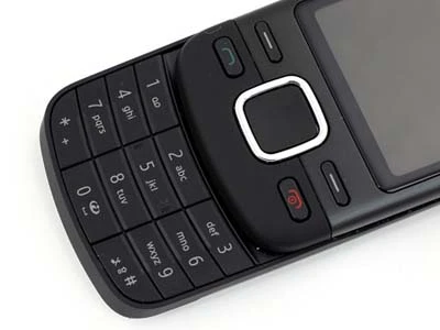 Bàn phím và các nút bấm điều khiển bên dưới.