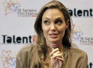 Angelina Jolie - công dân danh dự của Sarajevo ảnh 1