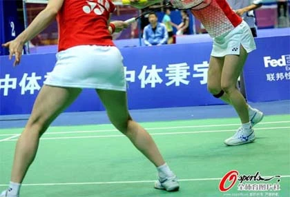 VĐV cầu lông nữ làm quen với trang phục thi đấu gợi cảm ảnh 2