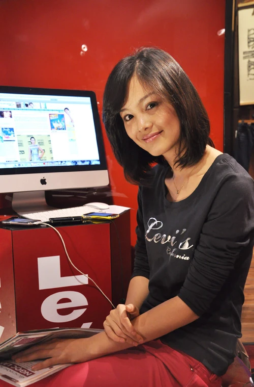 Tuyết Ngọc "sống" 24h trong lồng kính ảnh 5