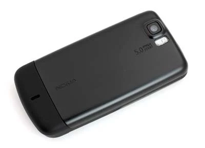 Camera 5 Megapixel hỗ trợ chế độ tự động canh nét, hai đền LED là nâng cấp đáng chú ý nhất.