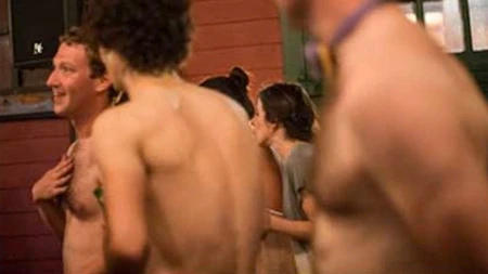 Ảnh lộ ngực của Mark Zuckerberg gây tranh cãi ảnh 1