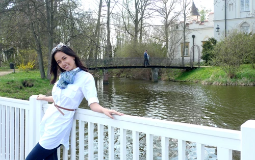 Mai Phương Thúy nhí nhảnh ở châu Âu ảnh 5