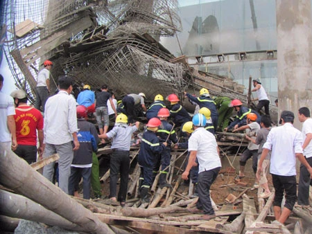 Sập sảnh khách sạn cao tầng, nhiều người thương vong ảnh 7