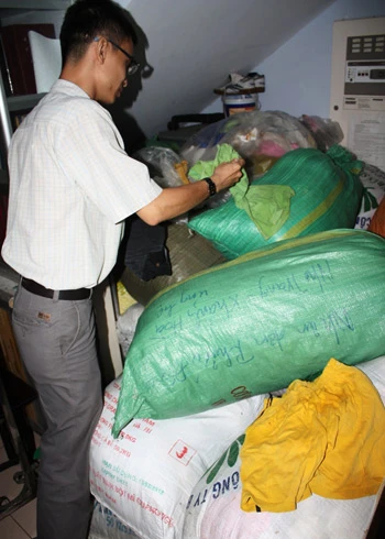 Cứu trợ bằng đồ đồng nát ảnh 2