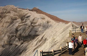 Top 5 ngọn núi tráng lệ nhất thế giới ảnh 3