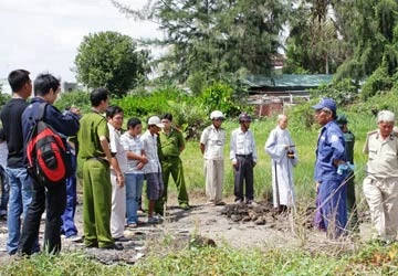 Phát hiện thi thể trẻ sơ sinh tại bãi rác ảnh 1