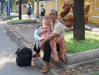 Lừa đảo bằng thủ đoạn giật kinh phong ảnh 1