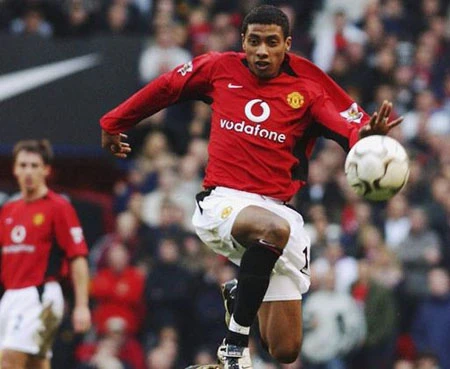 7 hợp đồng tệ nhất trong kỷ nguyên 25 năm của Sir Alex ảnh 5