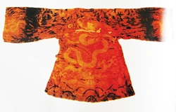 Hoàn táng thi hài vua Lê Dụ Tông ảnh 1