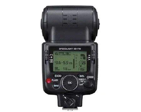 Nikon D7000 lộ diện cùng hai ống kính mới ảnh 10