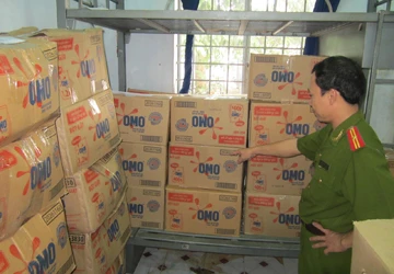 Bắt nhóm trộm bột giặt Omo ảnh 1