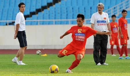 Chùm ảnh: Ngày làm việc cật lực của thầy Tô ảnh 1