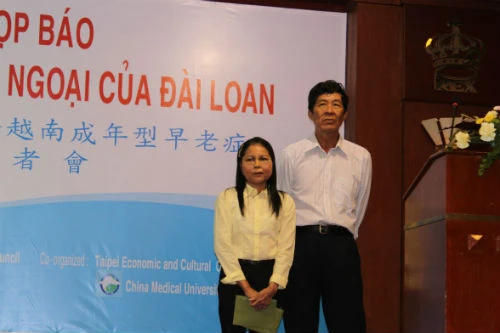 Cấy mỡ bụng lên mặt trẻ hoá "cô gái thành bà già ảnh 2