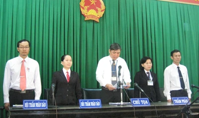 Trực tiếp phiên xử sơ thẩm kỳ án vườn mít lần 3: Thay vì trắng án hay tử hình- Tòa tuyên tù chung thân ảnh 1