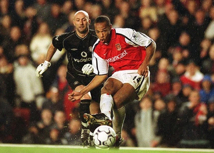 10 ngoại binh hay nhất lịch sử Ngoại hạng Anh ảnh 10