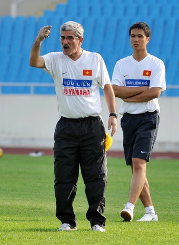 Chùm ảnh: Ngày làm việc cật lực của thầy Tô ảnh 7