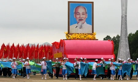 Tổng hợp luyện Diễu binh mừng Đại lễ ảnh 3
