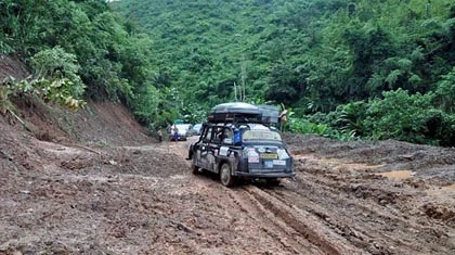 Sinh viên đi taxi đi vòng quanh thế giới ảnh 3