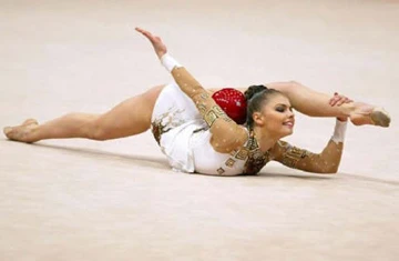 Hình ảnh cô người mẫu nóng bỏng từng bị gán cho Putin ảnh 4